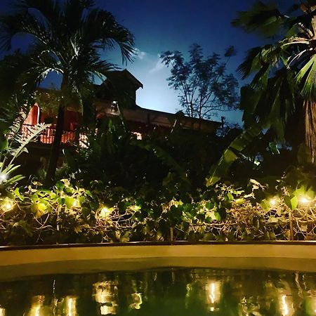 Banan Woz Apartment Bouillante Luaran gambar