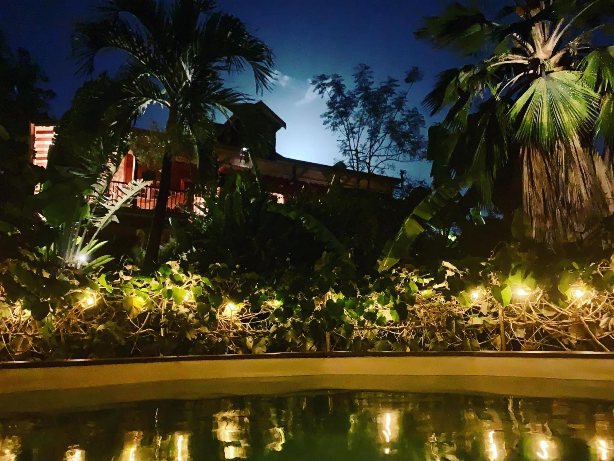 Banan Woz Apartment Bouillante Luaran gambar